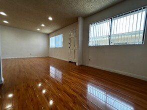 712 Porter St-Unit -103 in Glendale, CA - Building Photo - Building Photo