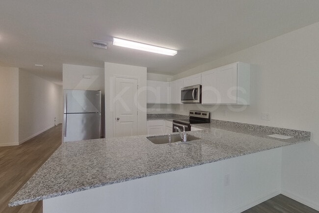 3931 NW 45th Terrace in Cape Coral, FL - Building Photo - Building Photo