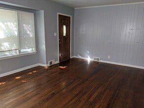 11 Blackhawk Hills Dr in Rock Island, IL - Building Photo - Building Photo