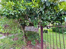 8440 NE 1st Pl in Miami, FL - Building Photo