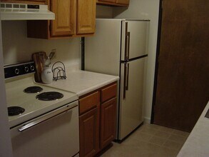 10 Basswood Ave-Unit -C-2 in North Attleboro, MA - Building Photo - Building Photo