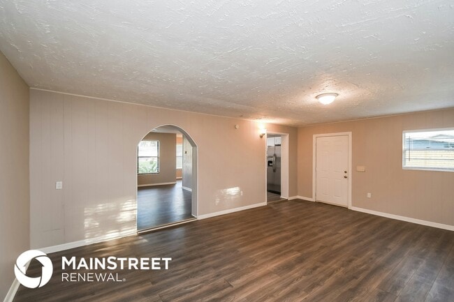 2436 Lourdes Dr W in Jacksonville, FL - Foto de edificio - Building Photo