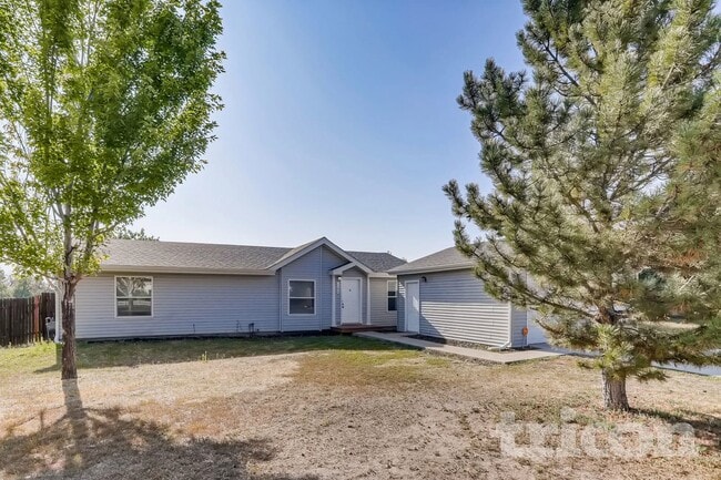1299 Mobile St in Aurora, CO - Building Photo - Building Photo
