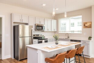 Windsor Hills in Omaha, NE - Building Photo