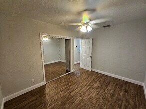 215 42nd Ave NE in St. Petersburg, FL - Building Photo - Building Photo