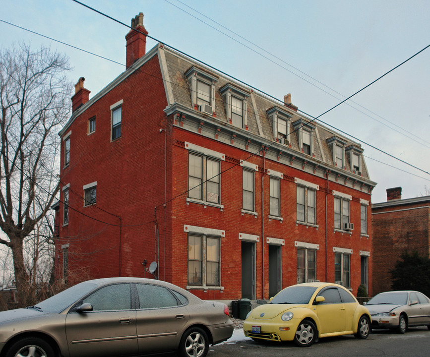 2215 Ohio Ave in Cincinnati, OH - Building Photo