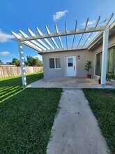 1351 W Mango St in Lantana, FL - Building Photo - Building Photo