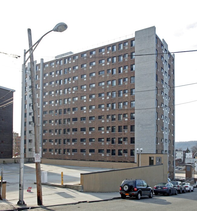 Jackson Terrace Apartments in Yonkers, NY - Foto de edificio - Building Photo