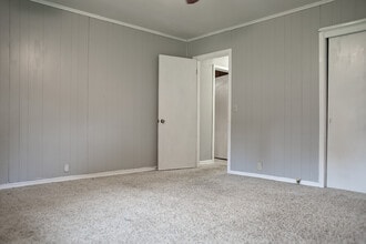 2109 E Goliad Ave in Crockett, TX - Building Photo - Building Photo