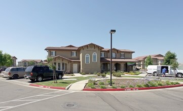 Villa Escondido in Orange Cove, CA - Building Photo - Building Photo