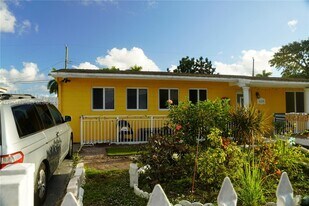 4370 NW 174th Dr in Miami Gardens, FL - Building Photo