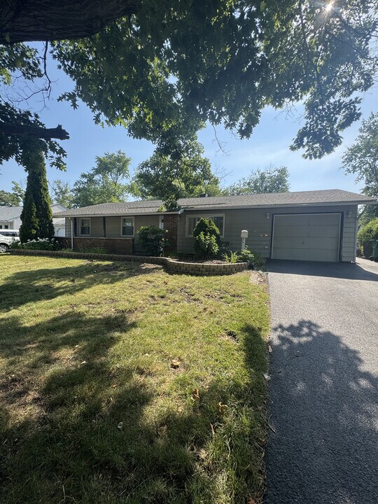 14949 Highland Ave in Orland Park, IL - Foto de edificio