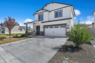 3378 S Cabin Creek Way in Meridian, ID - Foto de edificio - Building Photo