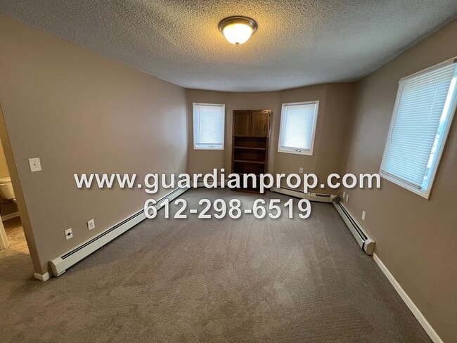 1596 W Minnehaha Ave in St. Paul, MN - Building Photo - Building Photo