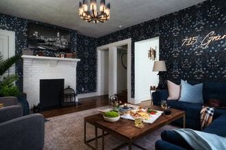 715 Grandin Rd in Charlotte, NC - Building Photo - Building Photo