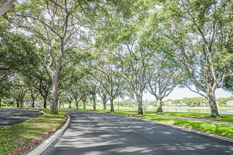 2875 SW Lakemont Pl in Palm City, FL - Building Photo - Building Photo