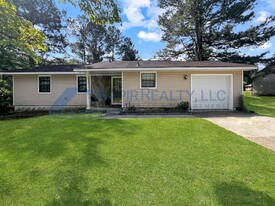 5609 Mallard Trail in Lithonia, GA - Building Photo
