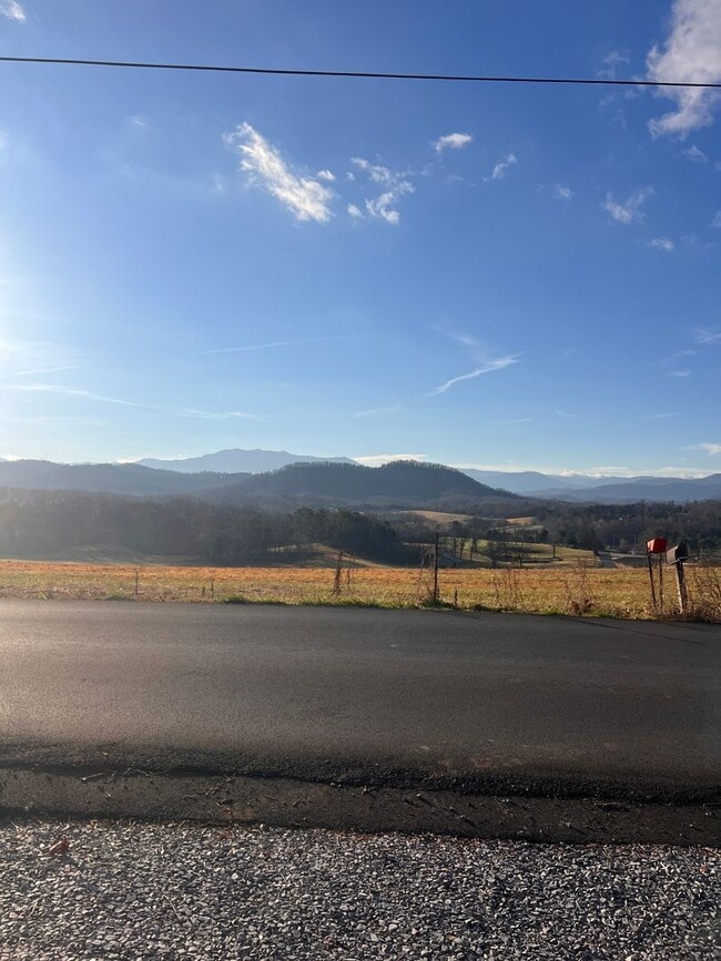 1507 Denton Rd in Sevierville, TN - Building Photo - Building Photo