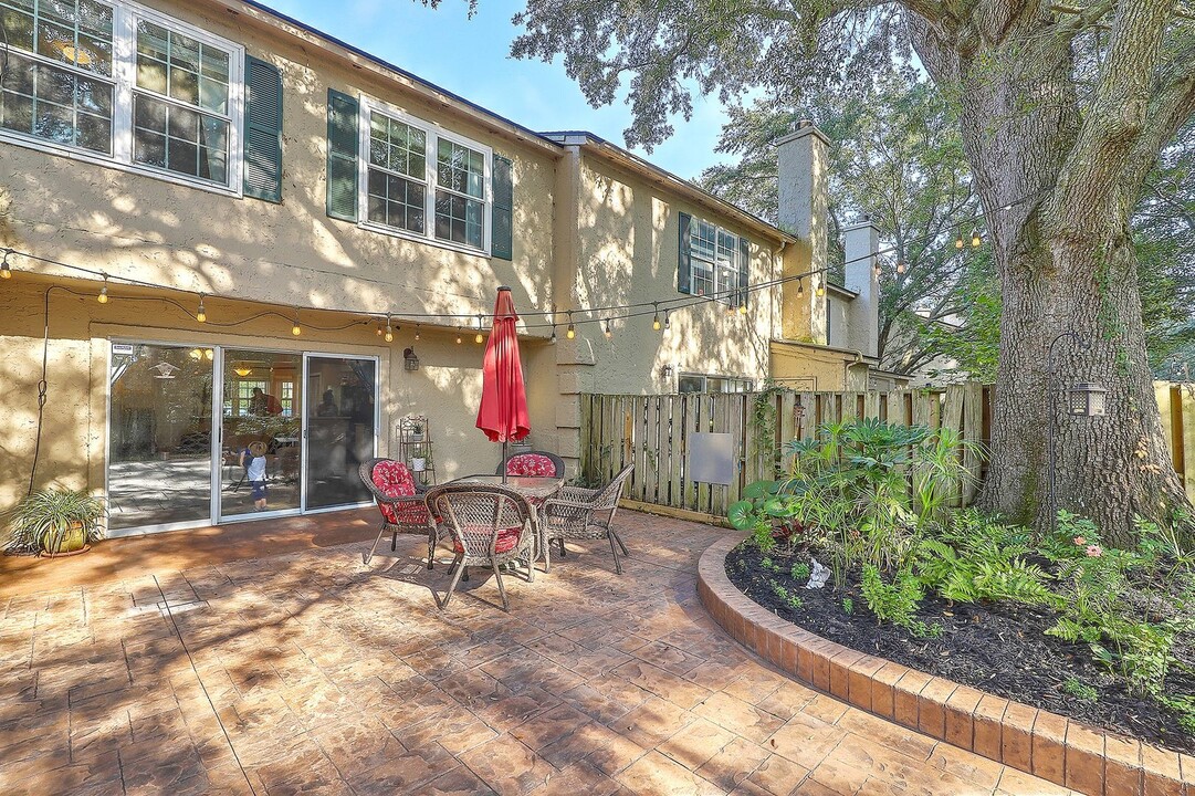 2065 Emerald Terrace in Mount Pleasant, SC - Building Photo