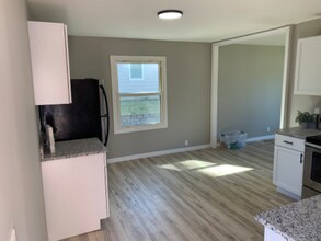 7653 S 41st St in Bellevue, NE - Building Photo - Building Photo