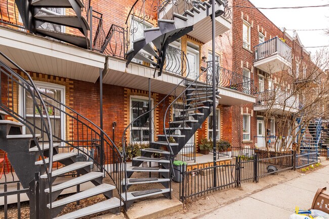 5495-5503 4E Av in Montréal, QC - Building Photo - Building Photo