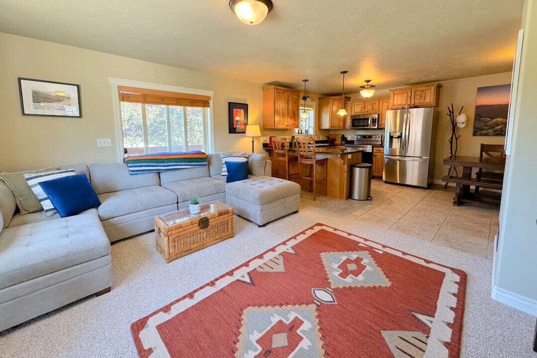 718 Valley Centre Dr in Driggs, ID - Foto de edificio
