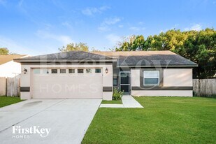 4711 S Dawnmeadow Ct in Plant City, FL - Building Photo