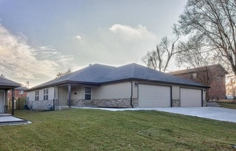 2912 E Stanford St in Springfield, MO - Building Photo - Building Photo