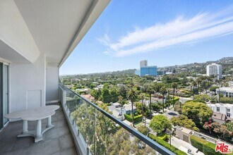 838 N Doheny Dr, Unit 10-1016 in West Hollywood, CA - Building Photo - Building Photo