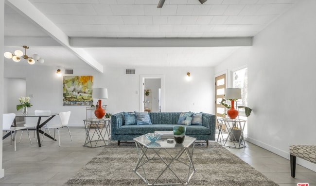 547 N Farrell Dr in Palm Springs, CA - Building Photo - Building Photo