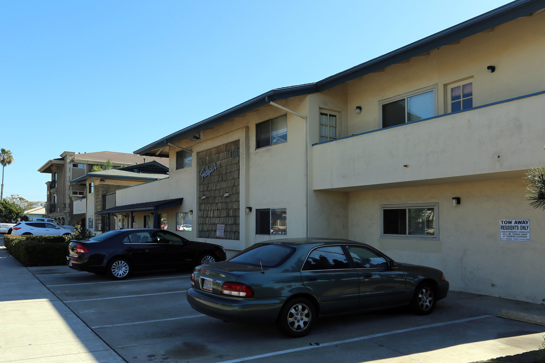 Felspar Cabanas Apartments in San Diego, CA - Foto de edificio