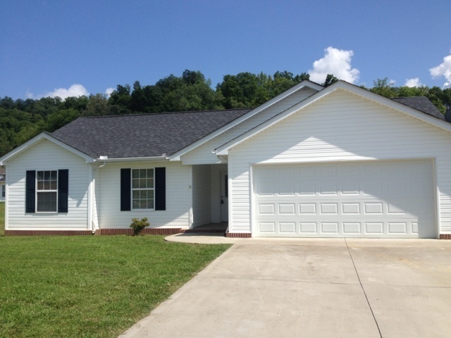 146 Cornerstone Cir in Clinton, TN - Building Photo - Building Photo