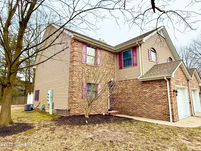 41 Weller Pl in Holmdel, NJ - Building Photo - Building Photo