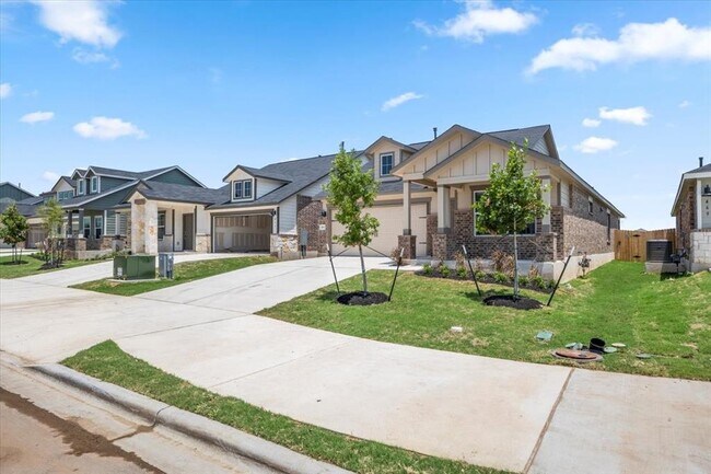461 Alamito Ave in Kyle, TX - Building Photo - Building Photo
