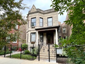 3008 W George St, Unit Unit 2 in Chicago, IL - Building Photo