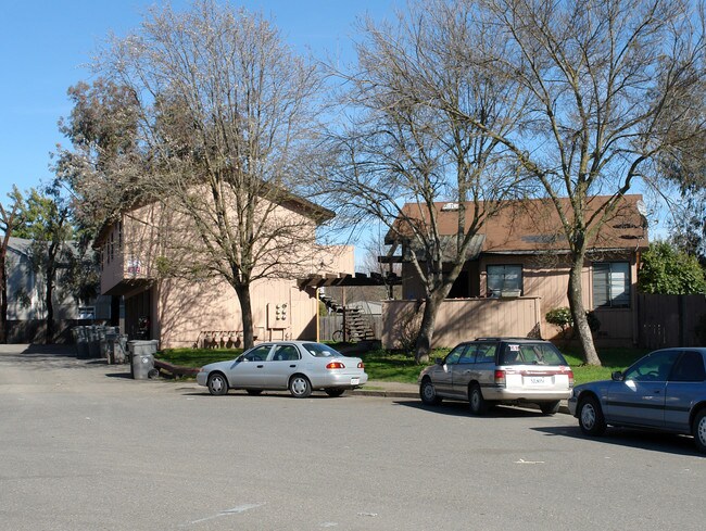 2398 Kenton in Santa Rosa, CA - Building Photo - Building Photo