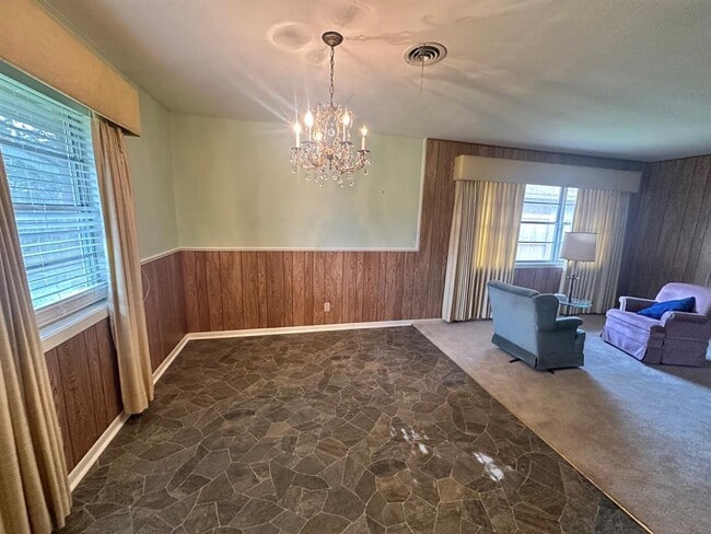 1575 Longfellow Dr in Beaumont, TX - Building Photo - Building Photo