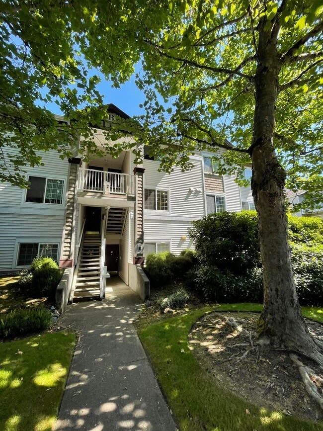 25235 SE Klahanie Blvd in Issaquah, WA - Building Photo - Building Photo