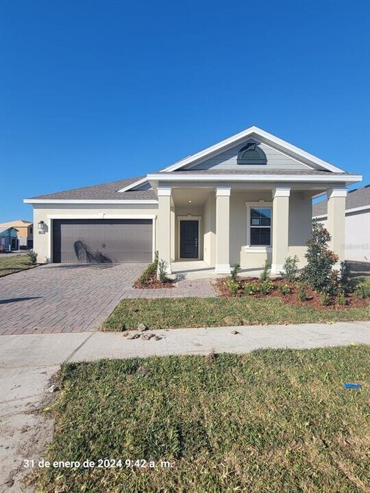 1386 Brentwood Dr in Kissimmee, FL - Building Photo