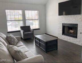 4705 Loma Grande Dr in El Paso, TX - Building Photo - Building Photo