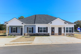 Woodford Ridge Townhomes in Bonaire, GA - Building Photo - Building Photo