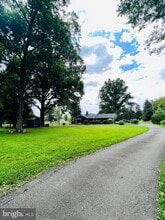 19386 Youngs Cliff Rd in Sterling, VA - Building Photo - Building Photo