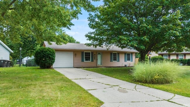 2606 Sandarac Ln in Fort Wayne, IN - Building Photo - Building Photo