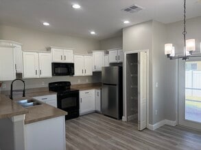 2703 Isabella Valley Ct in Brandon, FL - Building Photo - Building Photo