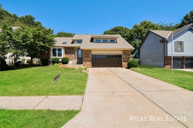 322 NE Lincoln St in Lee's Summit, MO - Building Photo - Building Photo
