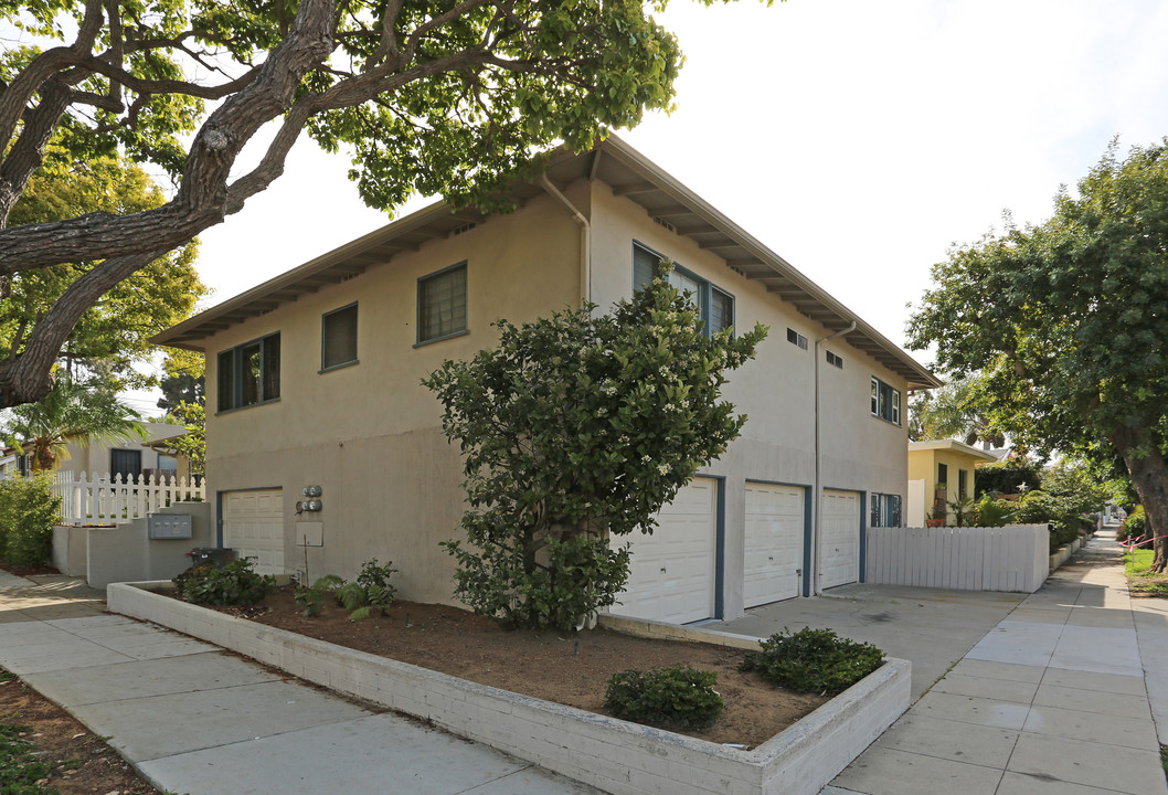 Triplex & 2 Cottages in Oceanside, CA - Building Photo