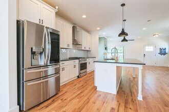 870 Westmont Rd SW in Atlanta, GA - Building Photo - Building Photo