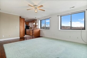 150 Rumford Ave in Mansfield, MA - Foto de edificio - Building Photo