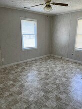 221 Allen Baynes Rd in Mebane, NC - Foto de edificio - Building Photo