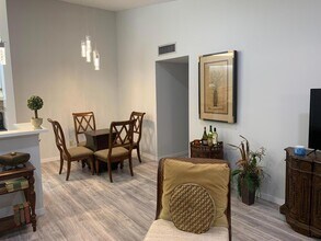 1100 Duncan Cir, Unit 202 in Palm Beach Gardens, FL - Foto de edificio - Building Photo